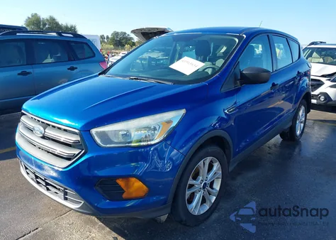 2017 Ford Escape S z USA, uszkodzony, nr VIN 1FMCU0F75HUB96443